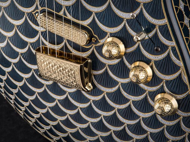 Pine-cone Stratocaster